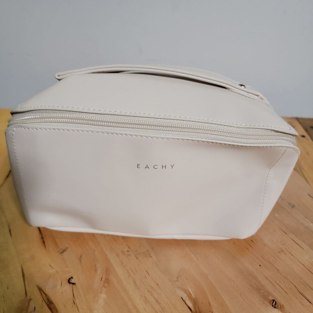 EACHY Cosmetic Bag Cream Large Travel Makeup Toiletry Organizer New Tags